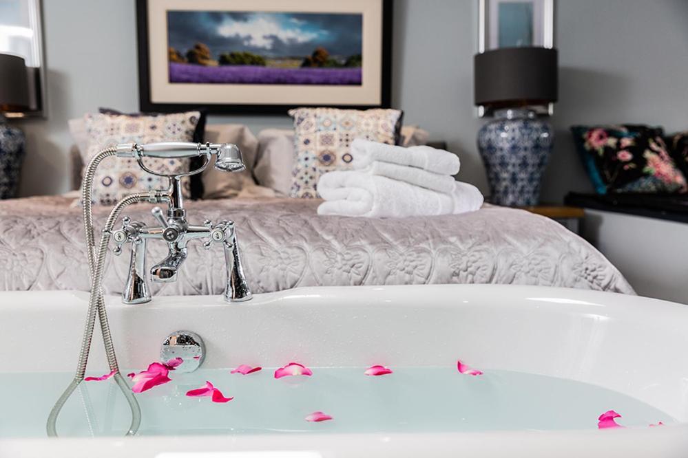 Court House Manor Luxury B&B Painswick Kamer foto